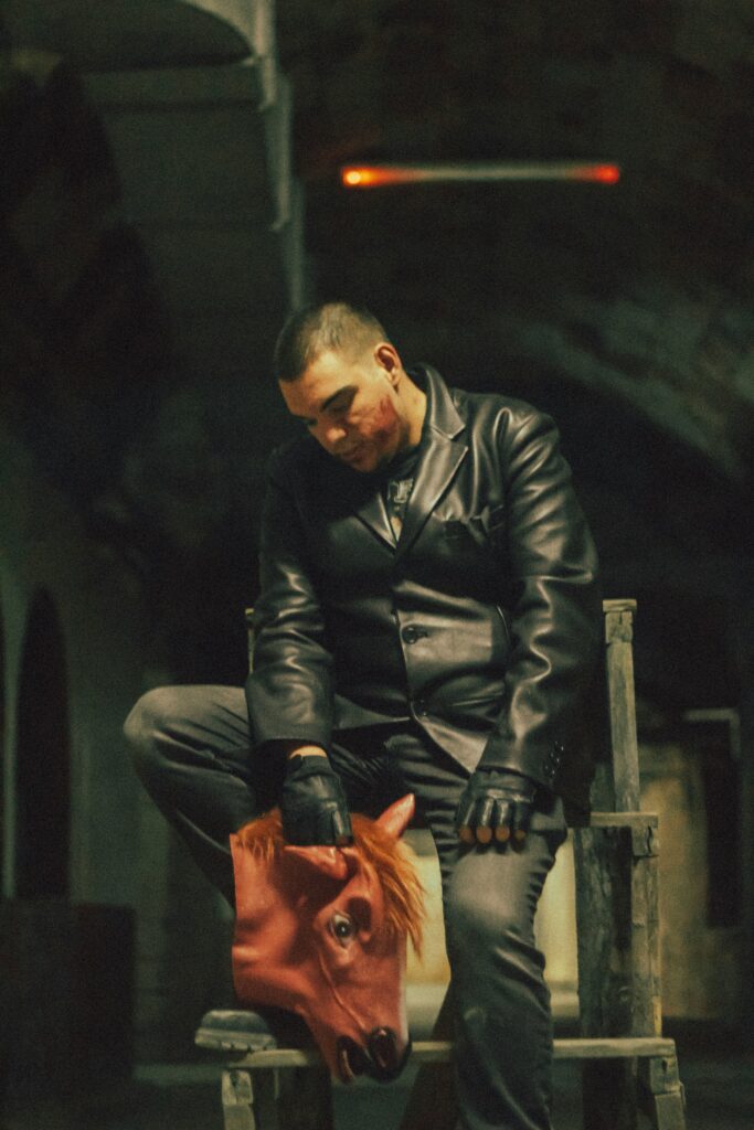 男性と革ジャケット